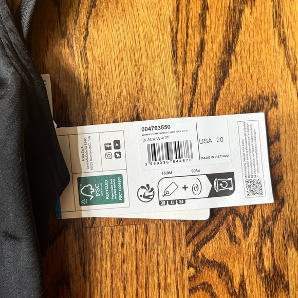 Arena size 20 women’s team swimsuit swim tech solid - Picture 3 of 3